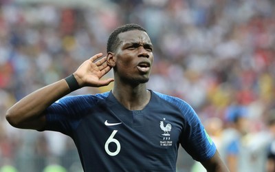 爱赢电竞动态-坎塞洛任意球直挂球门上角